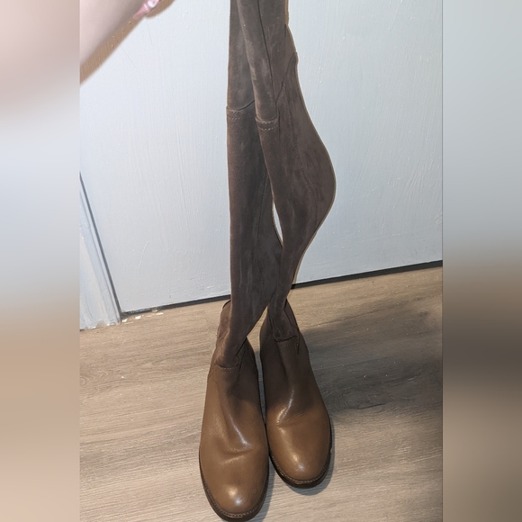 Tory Burch size 8 suede boots - Picture 4 of 4